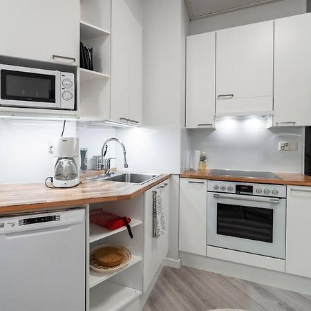 Cozy Roomy Studio Flat Next To Tram Stop @ Kallio เฮลซิงกิ ภายนอก รูปภาพ
