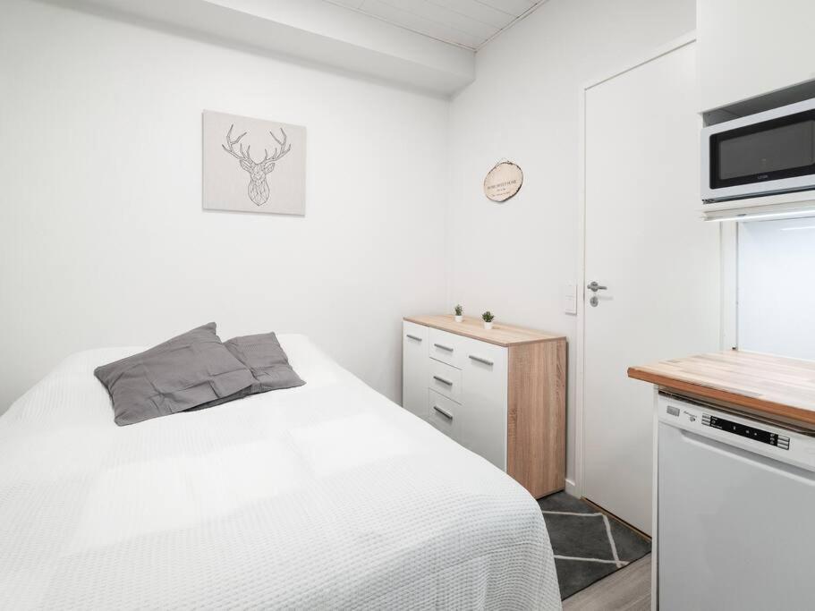 Cozy Roomy Studio Flat Next To Tram Stop @ Kallio เฮลซิงกิ ภายนอก รูปภาพ