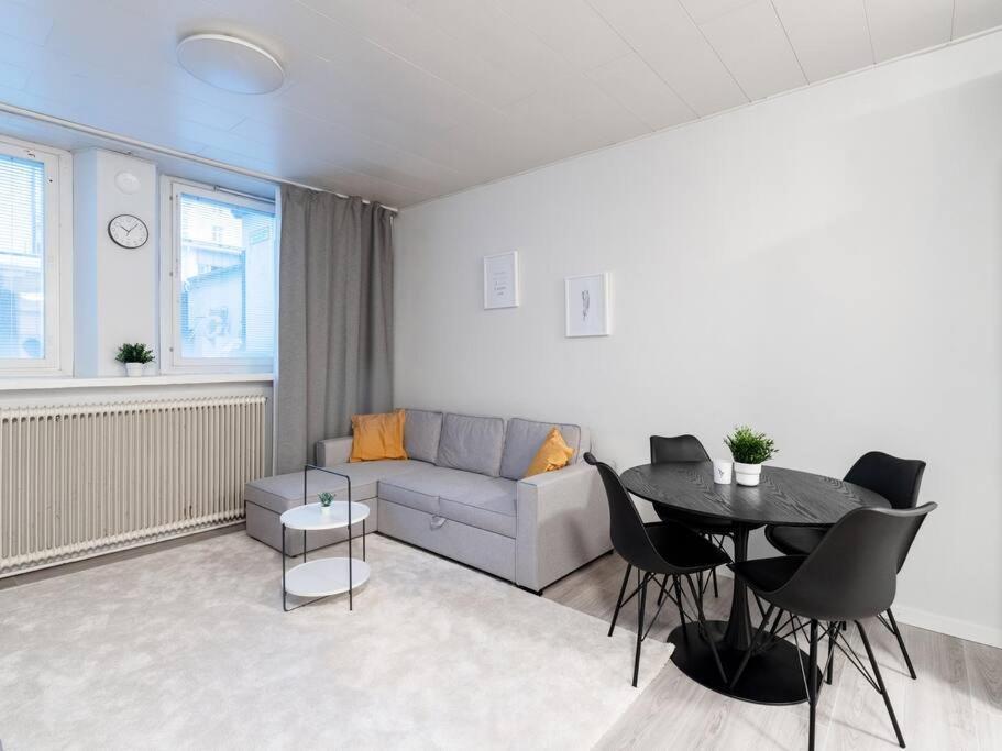 Cozy Roomy Studio Flat Next To Tram Stop @ Kallio เฮลซิงกิ ภายนอก รูปภาพ