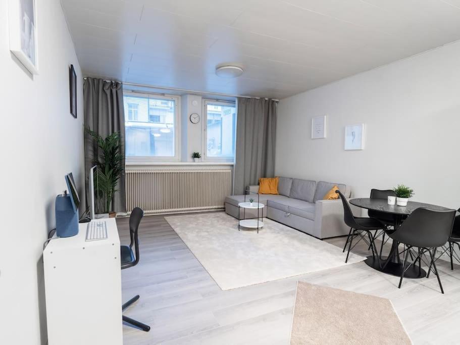 Cozy Roomy Studio Flat Next To Tram Stop @ Kallio เฮลซิงกิ ภายนอก รูปภาพ