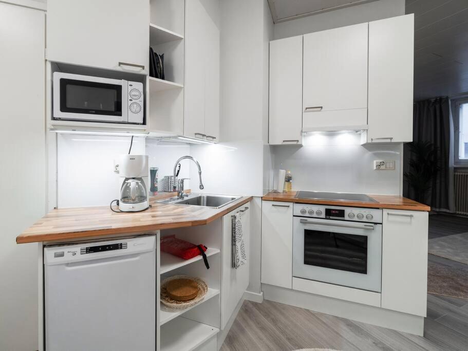 Cozy Roomy Studio Flat Next To Tram Stop @ Kallio เฮลซิงกิ ภายนอก รูปภาพ